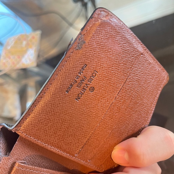 Louis Vuitton wallet - Picture 6 of 9